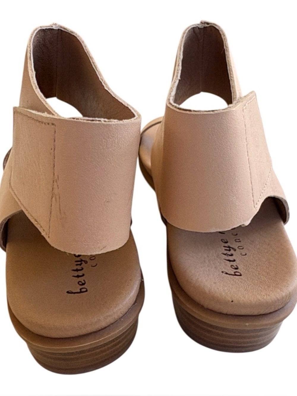 Like New Bettye Muller Leather
Sandals Cream Size 6.5 - Picture 7 of 8